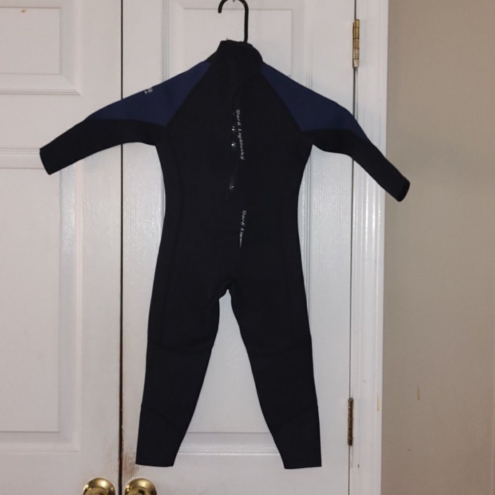 Dark Lightning black navy neoprene wetsuit surfer suit beach ocean Sz 4